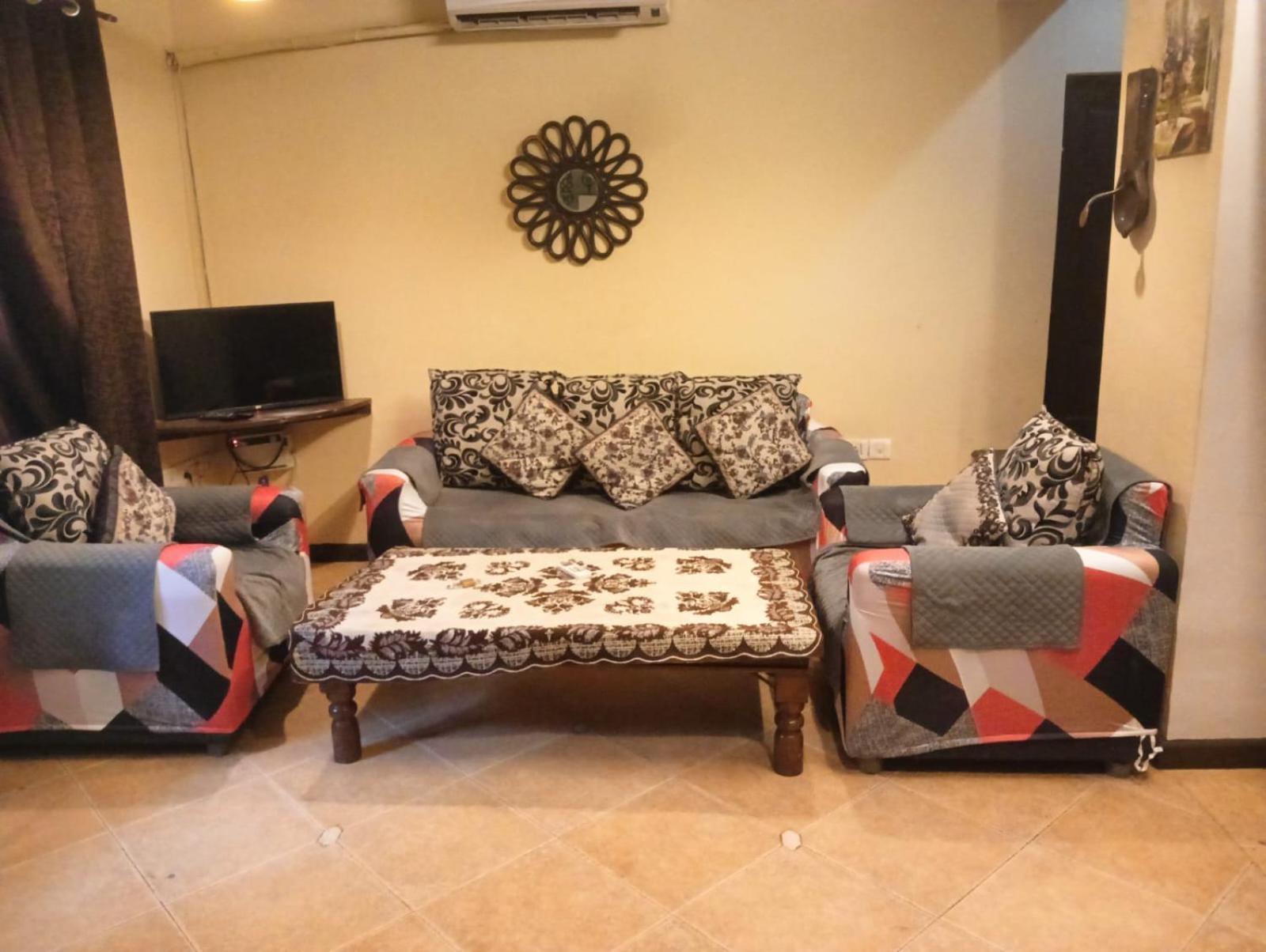 Apartment Goa Yellow House *